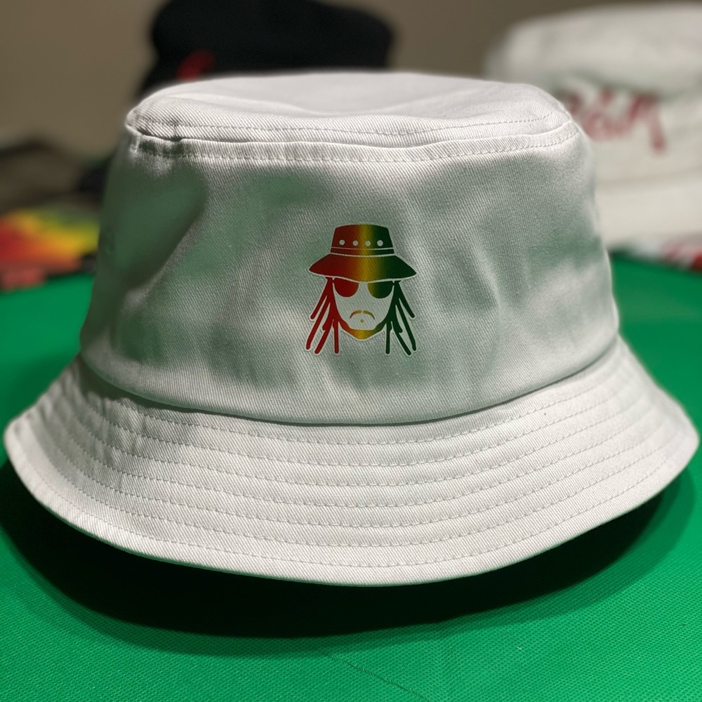 TrapGear Buckets Black & White